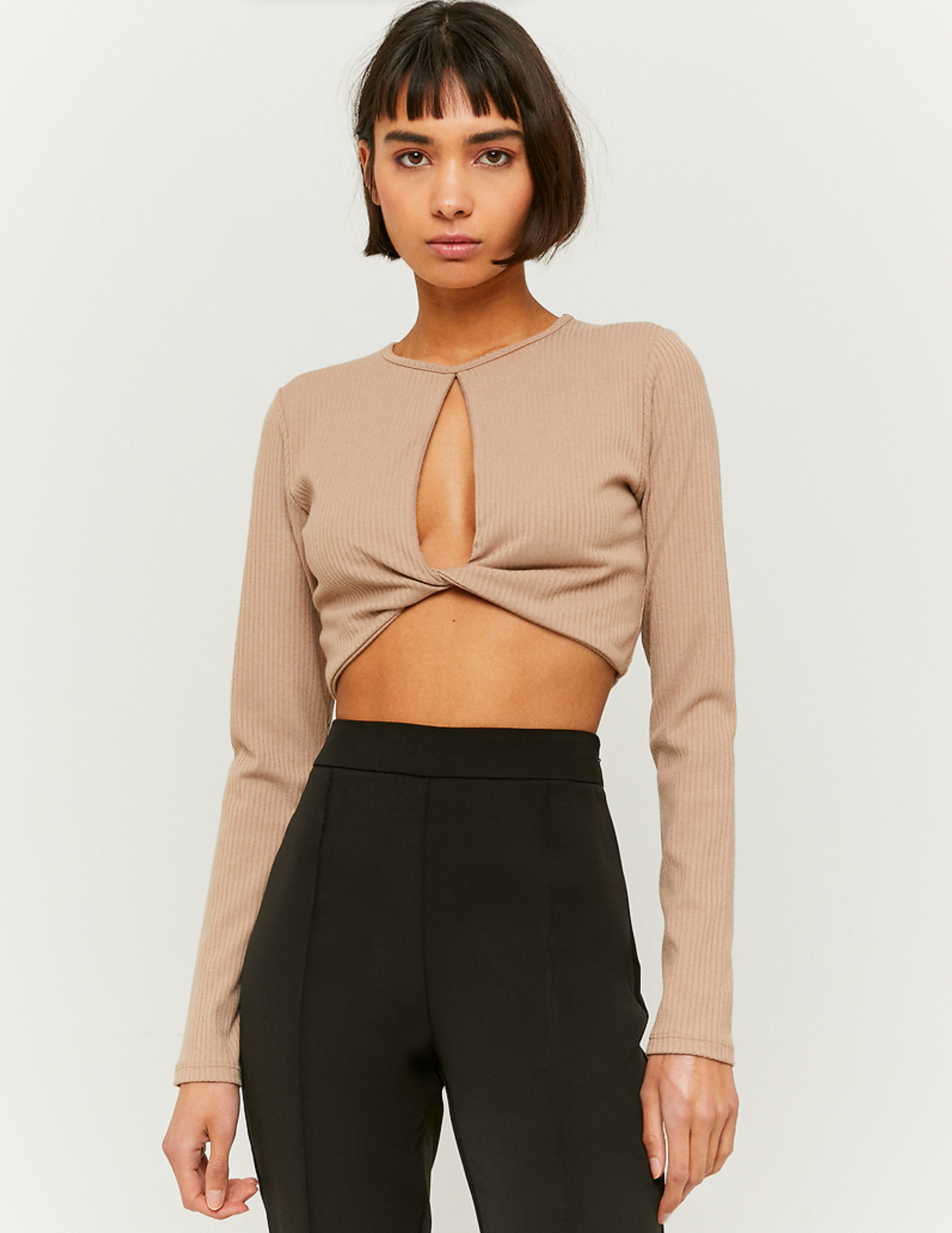 TALLY WEiJL - Beige Women's Cropped T-Shirt with Cut